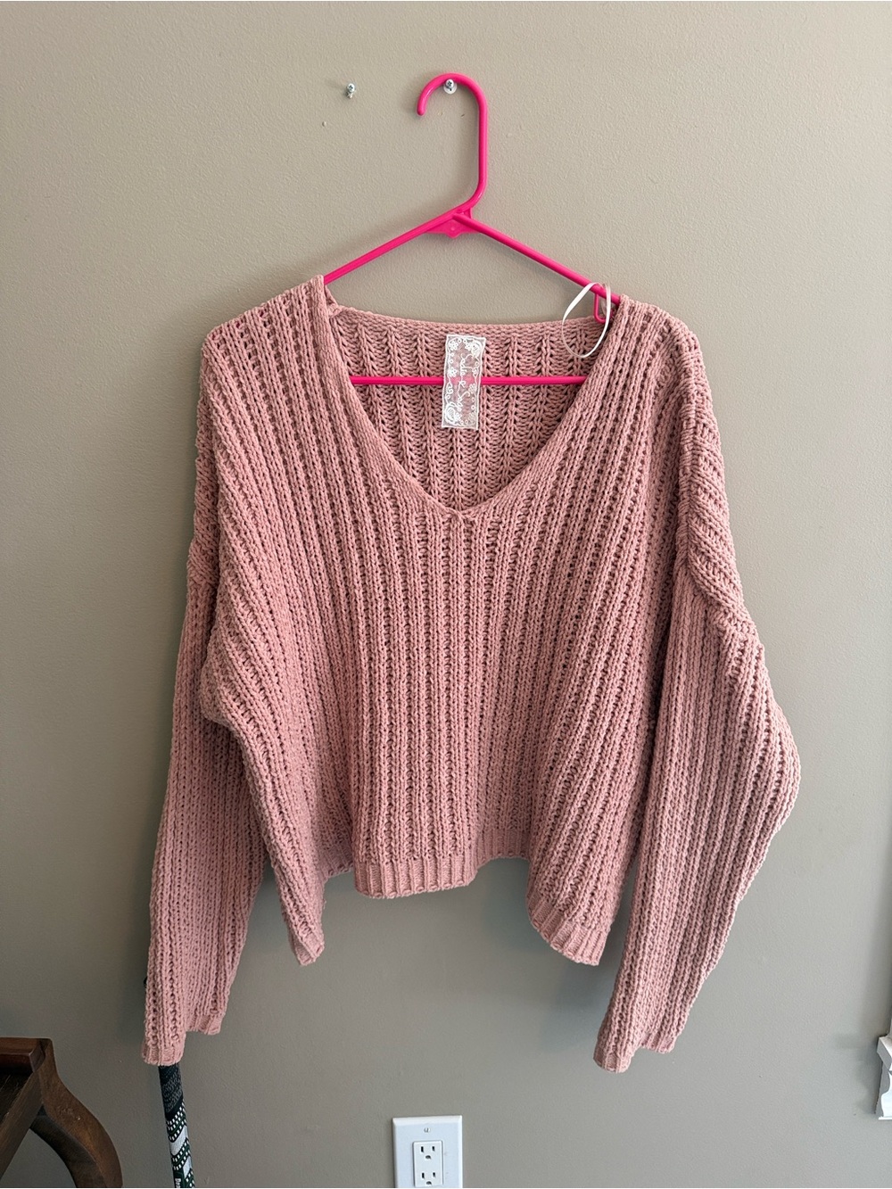 Sadie & Sage Ribbed V-Neck Sweater in Dusty Pink